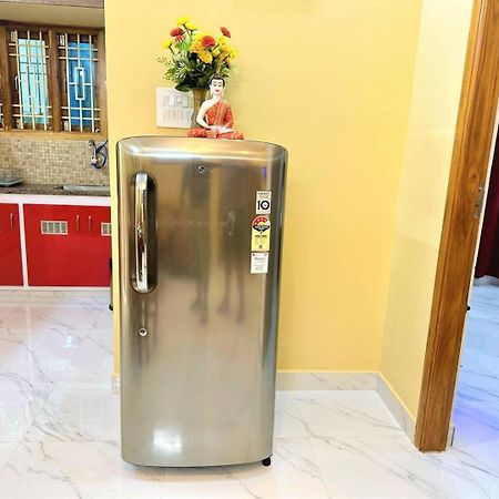 Sri Apartment 2Bhk For Familys Couples Parking A2 Puducherry Buitenkant foto
