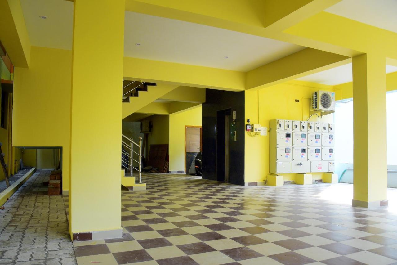 Sri Apartment 2Bhk For Familys Couples Parking A2 Puducherry Buitenkant foto
