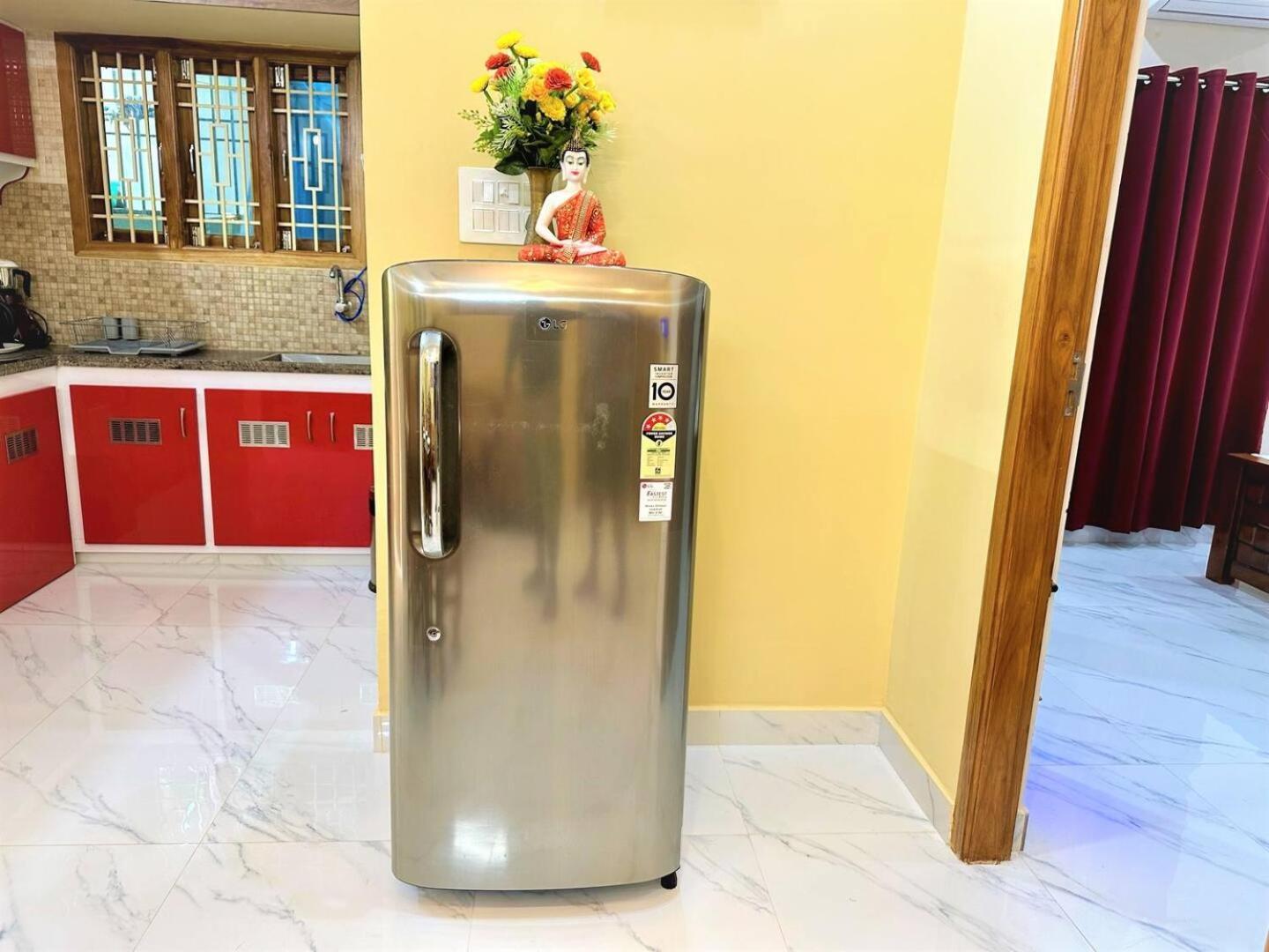 Sri Apartment 2Bhk For Familys Couples Parking A2 Puducherry Buitenkant foto